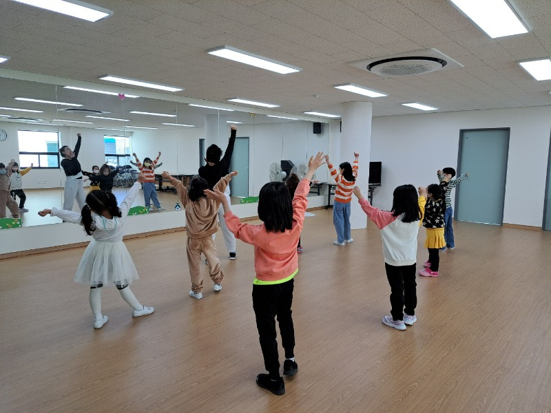 KakaoTalk_20230228_153809395_09.jpg